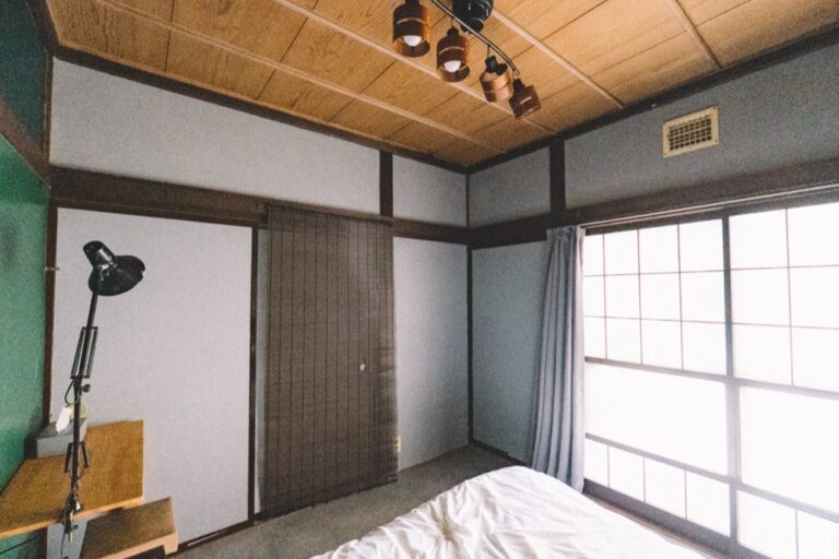 E room